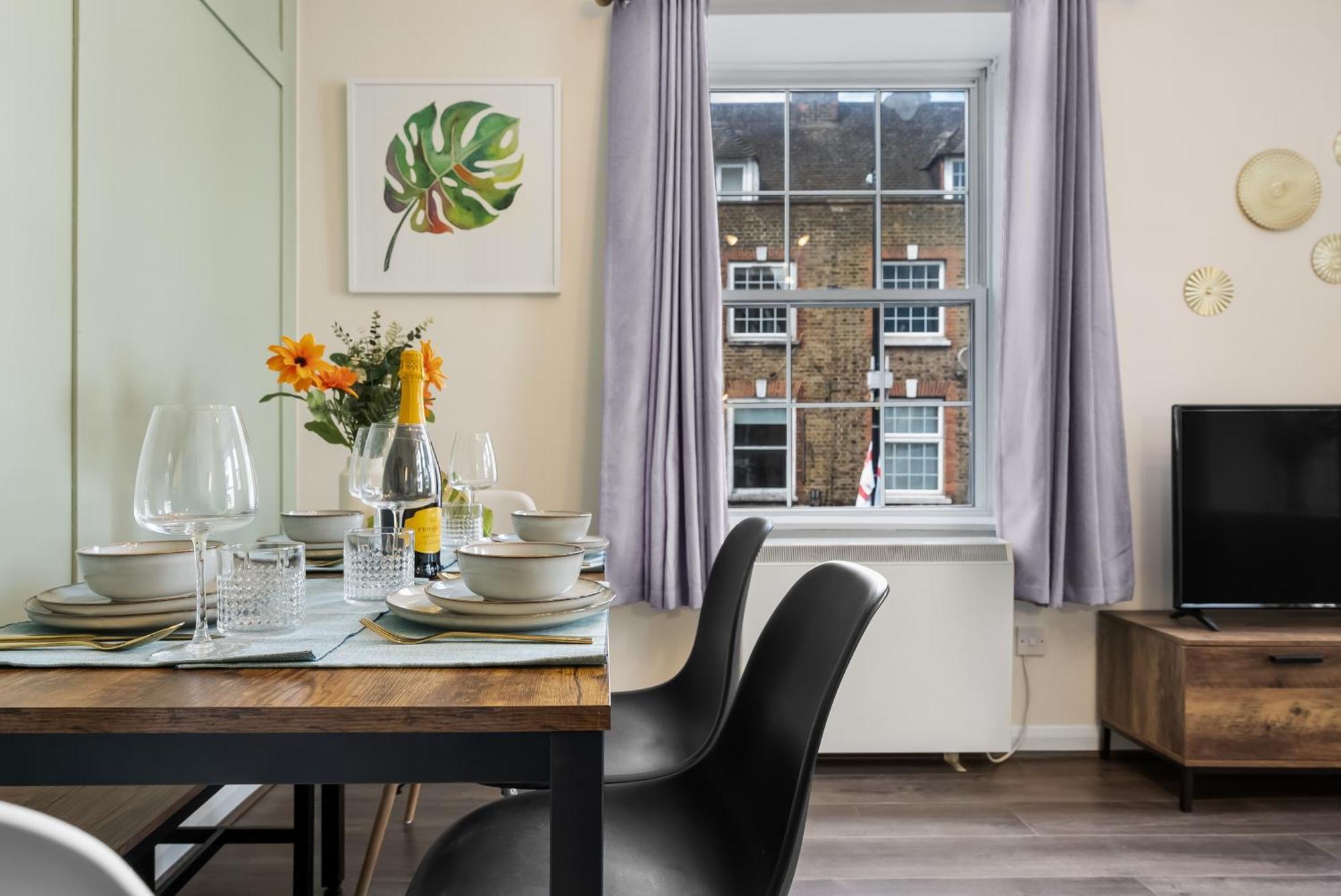 Chic 2 Bedroom Apartment Near Liverpool Street By Gold Stays ロンドン エクステリア 写真
