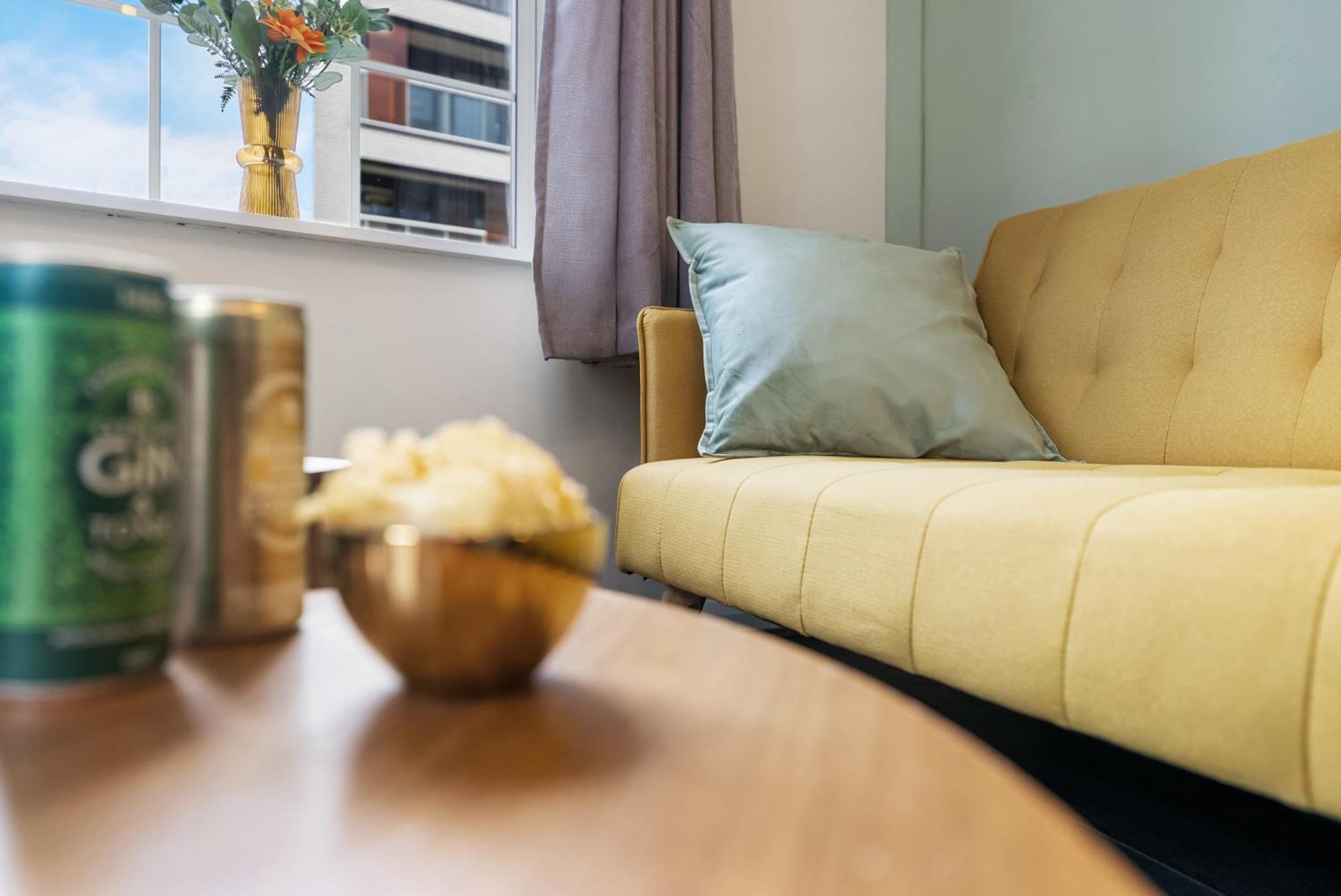 Chic 2 Bedroom Apartment Near Liverpool Street By Gold Stays ロンドン エクステリア 写真