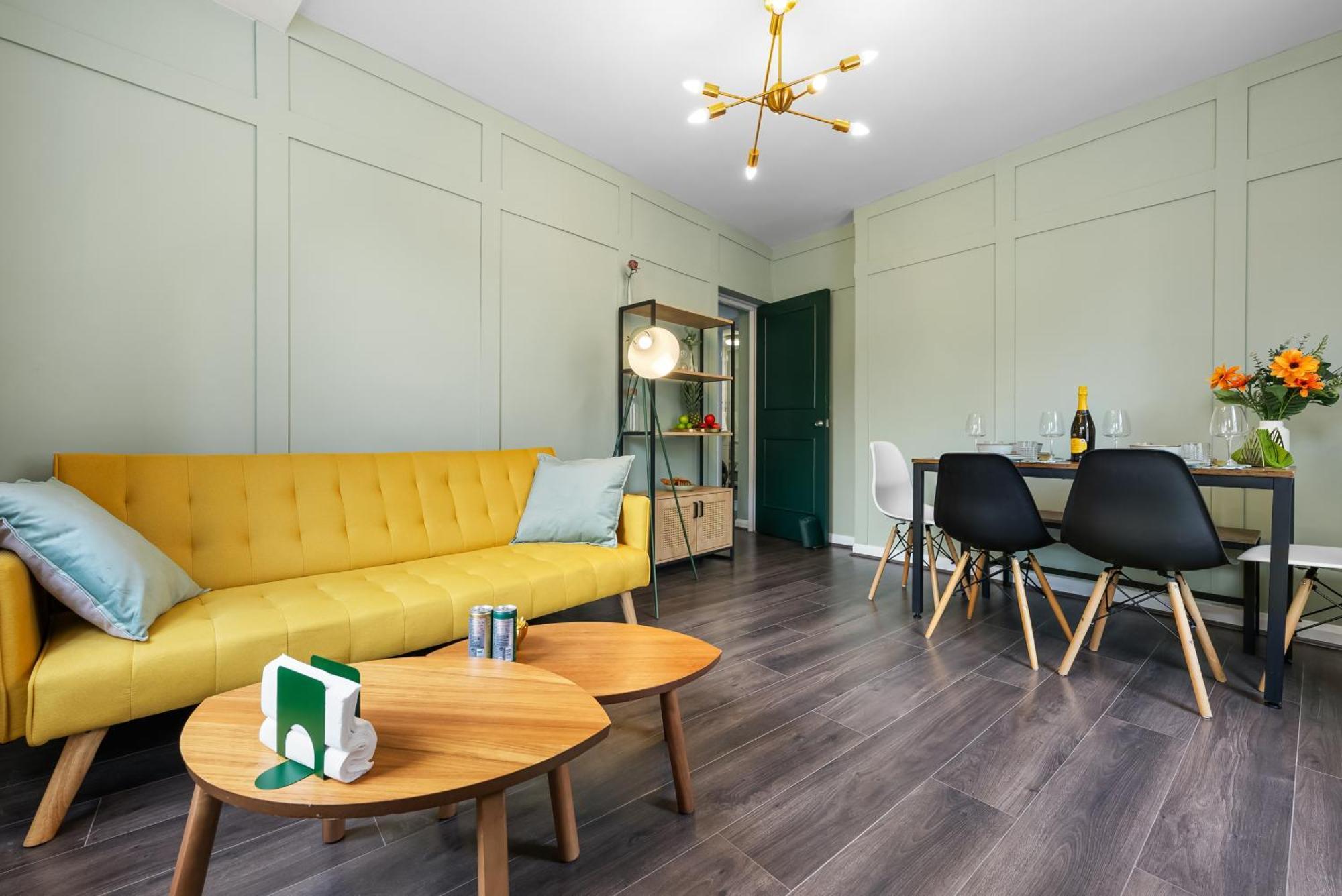 Chic 2 Bedroom Apartment Near Liverpool Street By Gold Stays ロンドン エクステリア 写真