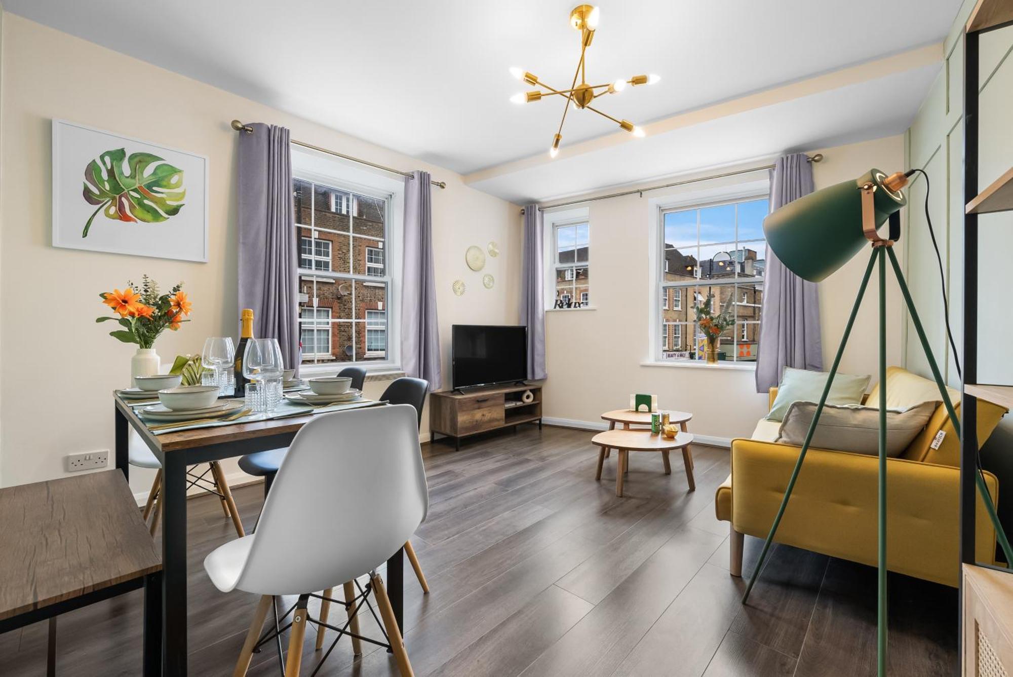 Chic 2 Bedroom Apartment Near Liverpool Street By Gold Stays ロンドン エクステリア 写真